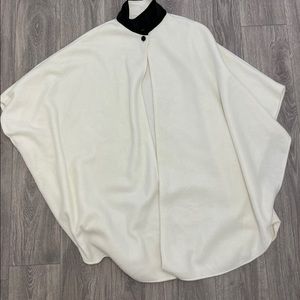 Amanda Smith Long Fleece Cape Size: One Size